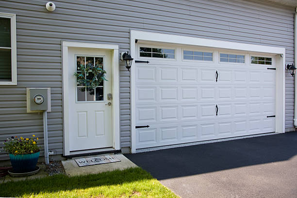24/7 Emergency Garage Door Panel Replacement experts in Combine, TX